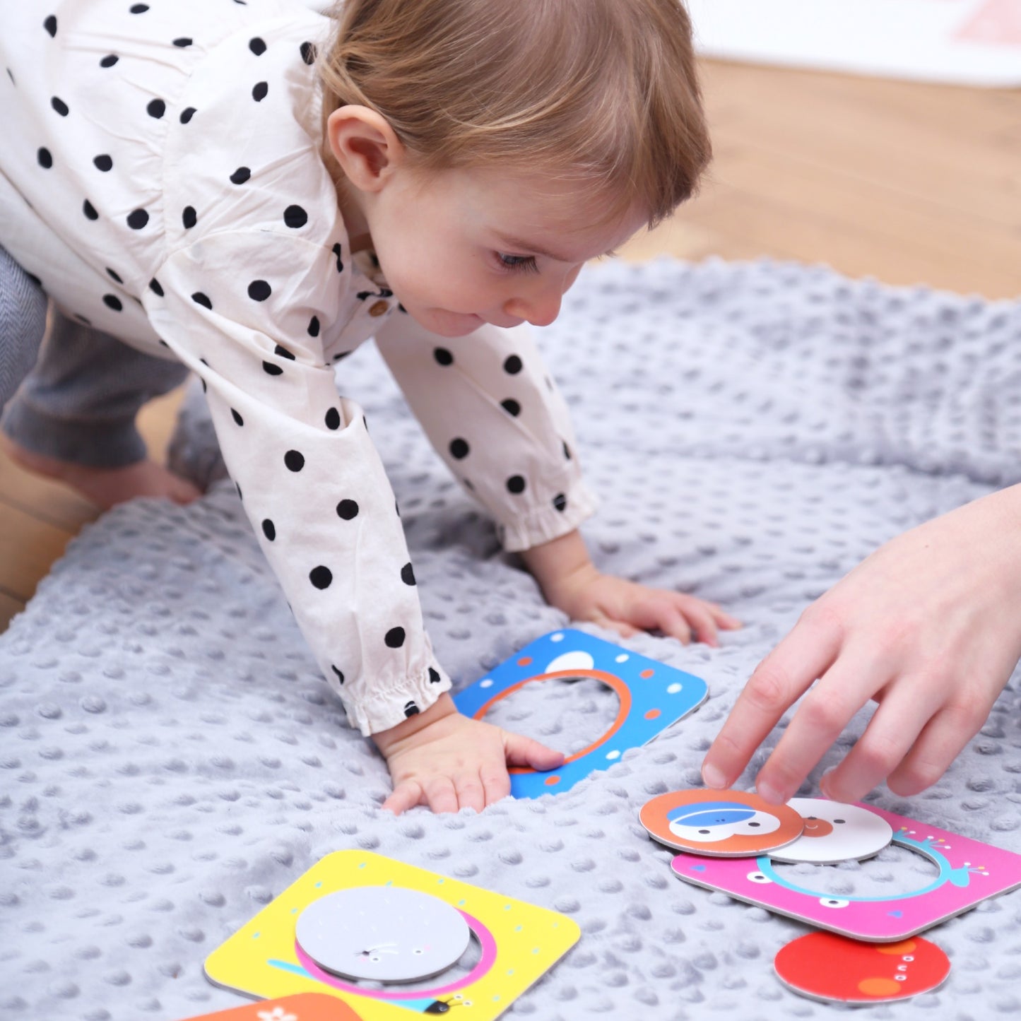 On-the-Go Puzzles Discovering Circles