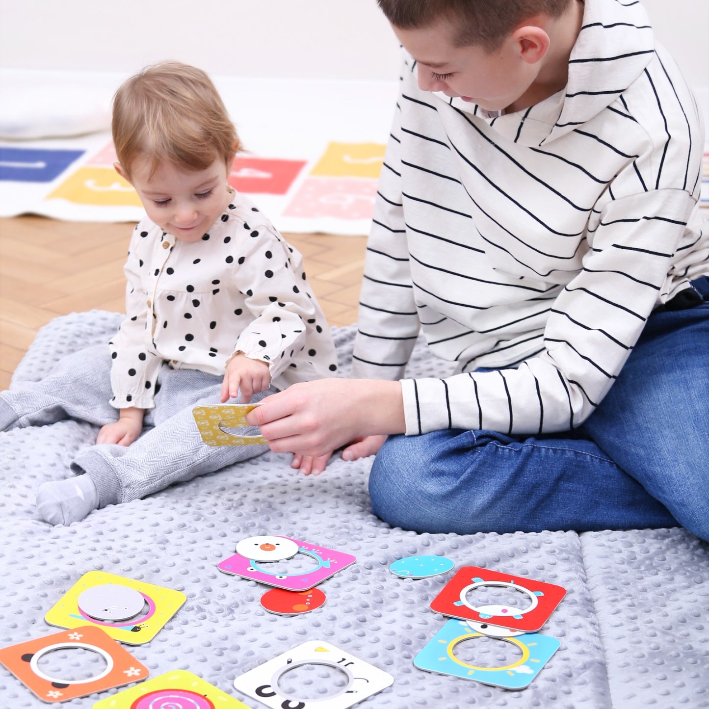 On-the-Go Puzzles Discovering Circles