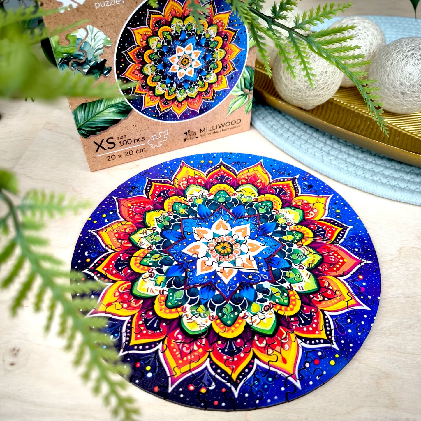 Milwood medinė dėlionė - Mandala with symbol of love  (150 detalių)