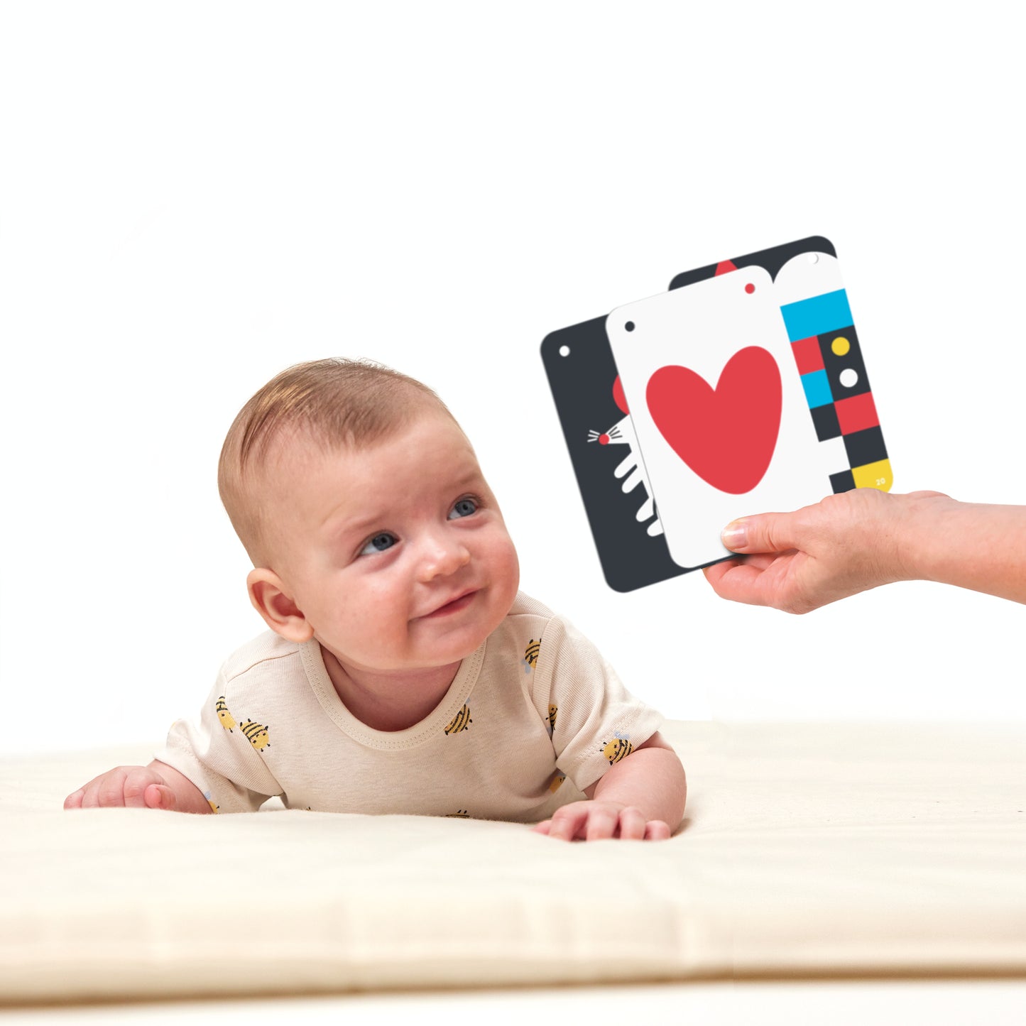 High-Contrast Baby Cards on a String 0-3