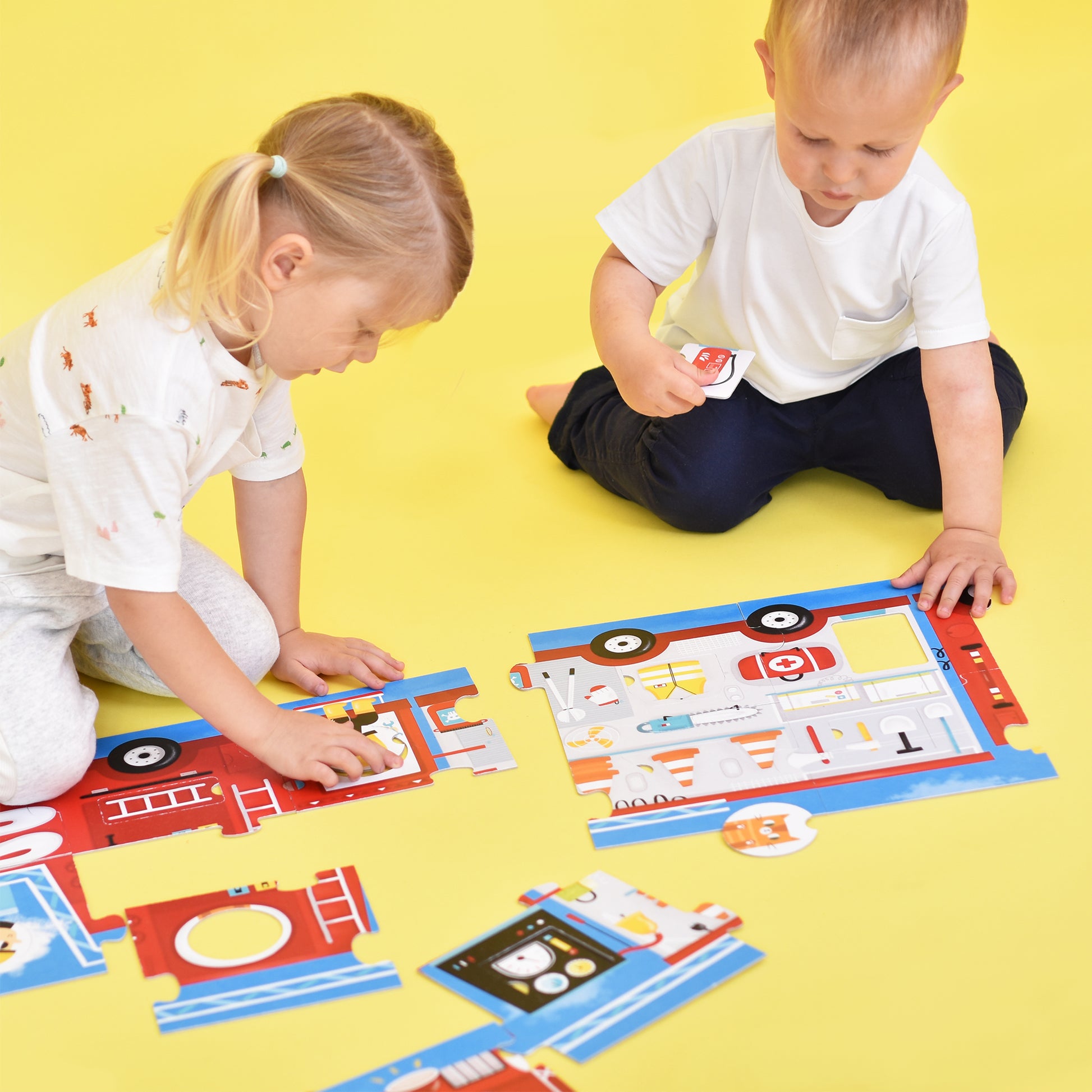 Dėlionė Make-a-Match Puzzle Fire Truck - Banana Panda.